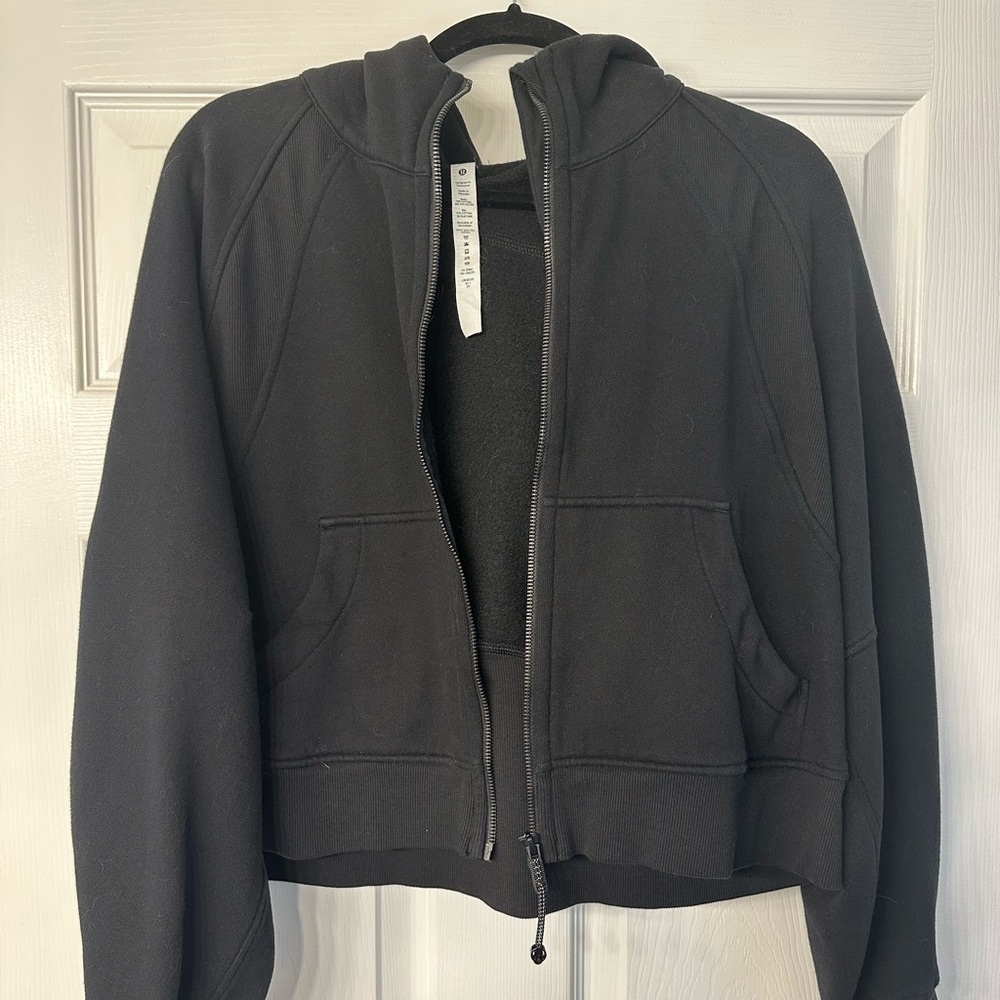 Black lululemon scuba